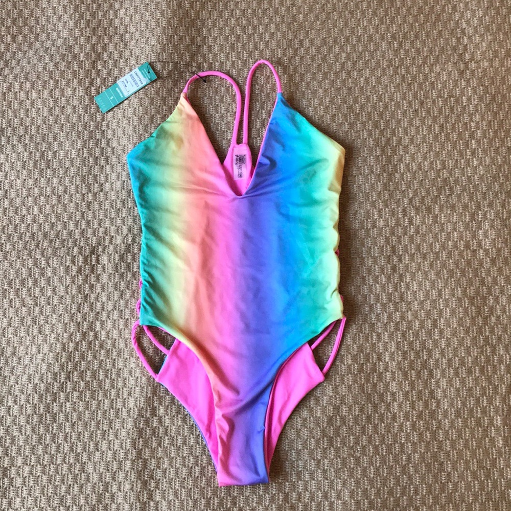 COPY - REVERSIBLE ONE-PIECE SWIMSUIT SIZE SMALL. …